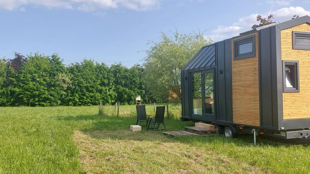 GLAMPING: NEJČERSTVĚJŠÍ NOVINKA! TINY HOUSE U NÁS NA ZAHRADĚ K PRONÁJMU